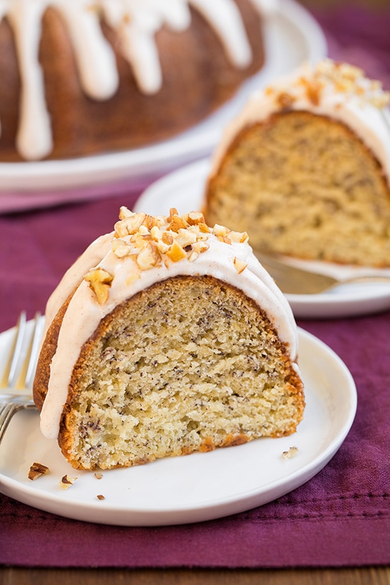 Showstopping Banana Bundt: Easy Recipe for Cinnamon Cream Cheese Icing